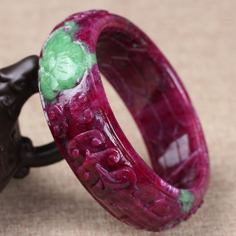 (罕见极品一件)典藏级天然绝美红绿宝大师级工艺雕刻手镯