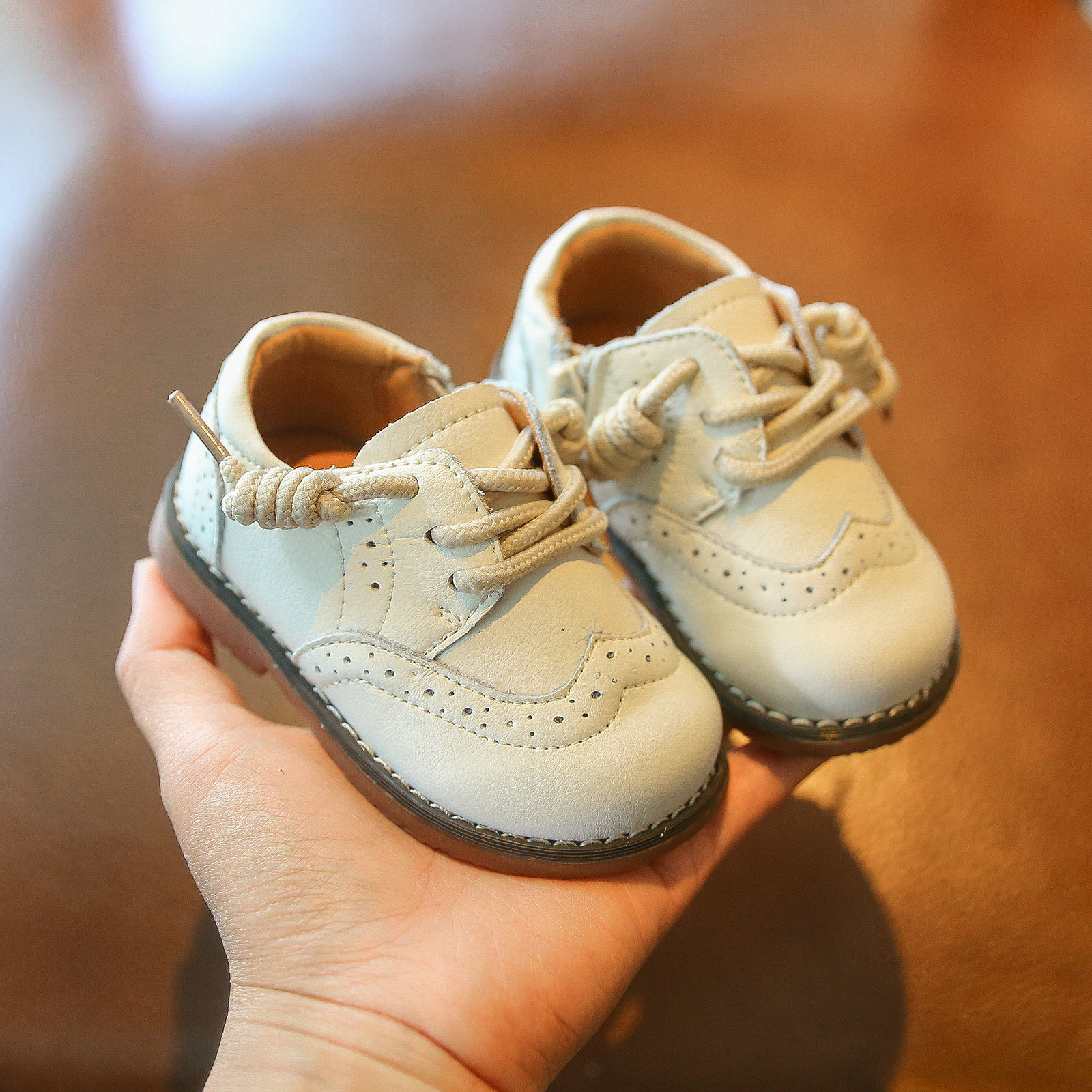 宝宝鞋子防滑皮鞋秋季小男童鞋0-1-3岁2女宝软底短靴婴儿学步鞋女