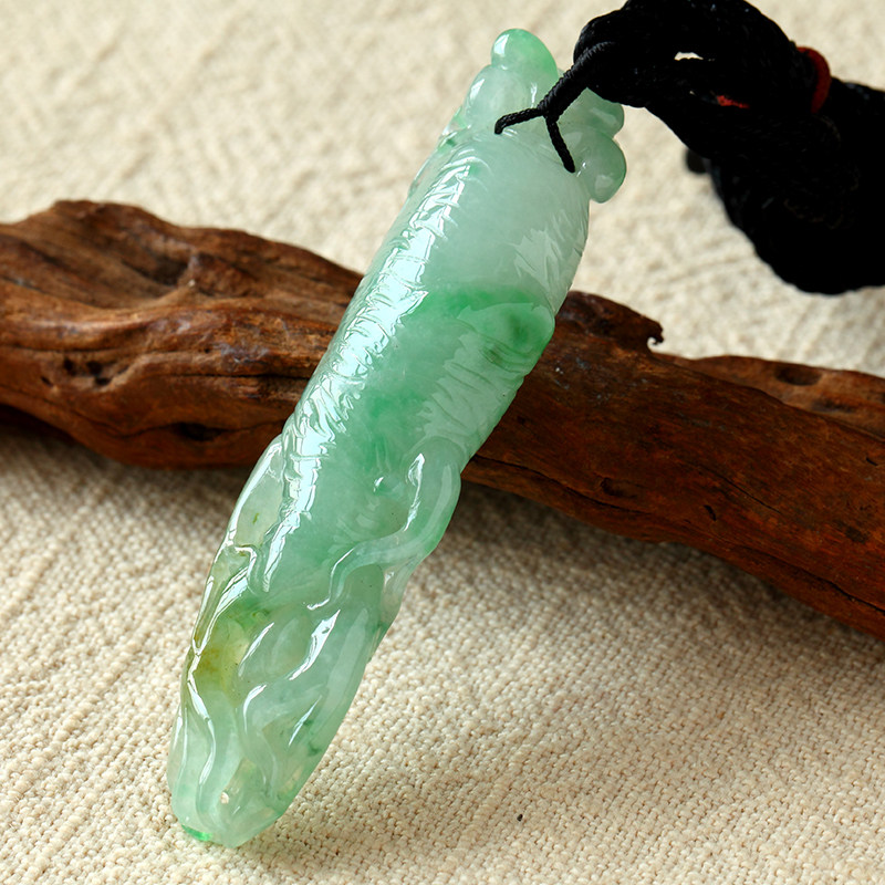 御藏翡翠 老坑冰糯种 精雕特色 人生如意 人参翡翠吊坠 27.70g