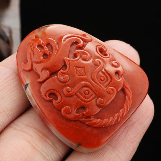 南红玛瑙★俏色霸气椒图挂坠㊣6222 22.28g