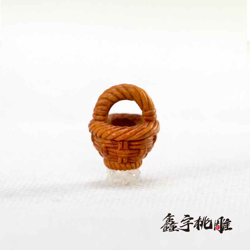 野生龙纹桃核手工雕刻精品桃篮