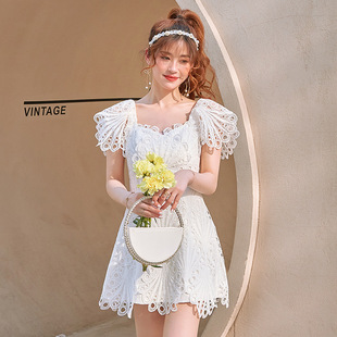 优雅简约蕾丝温柔裙子小个子白色花边喇叭袖短款连衣裙仙气小礼服