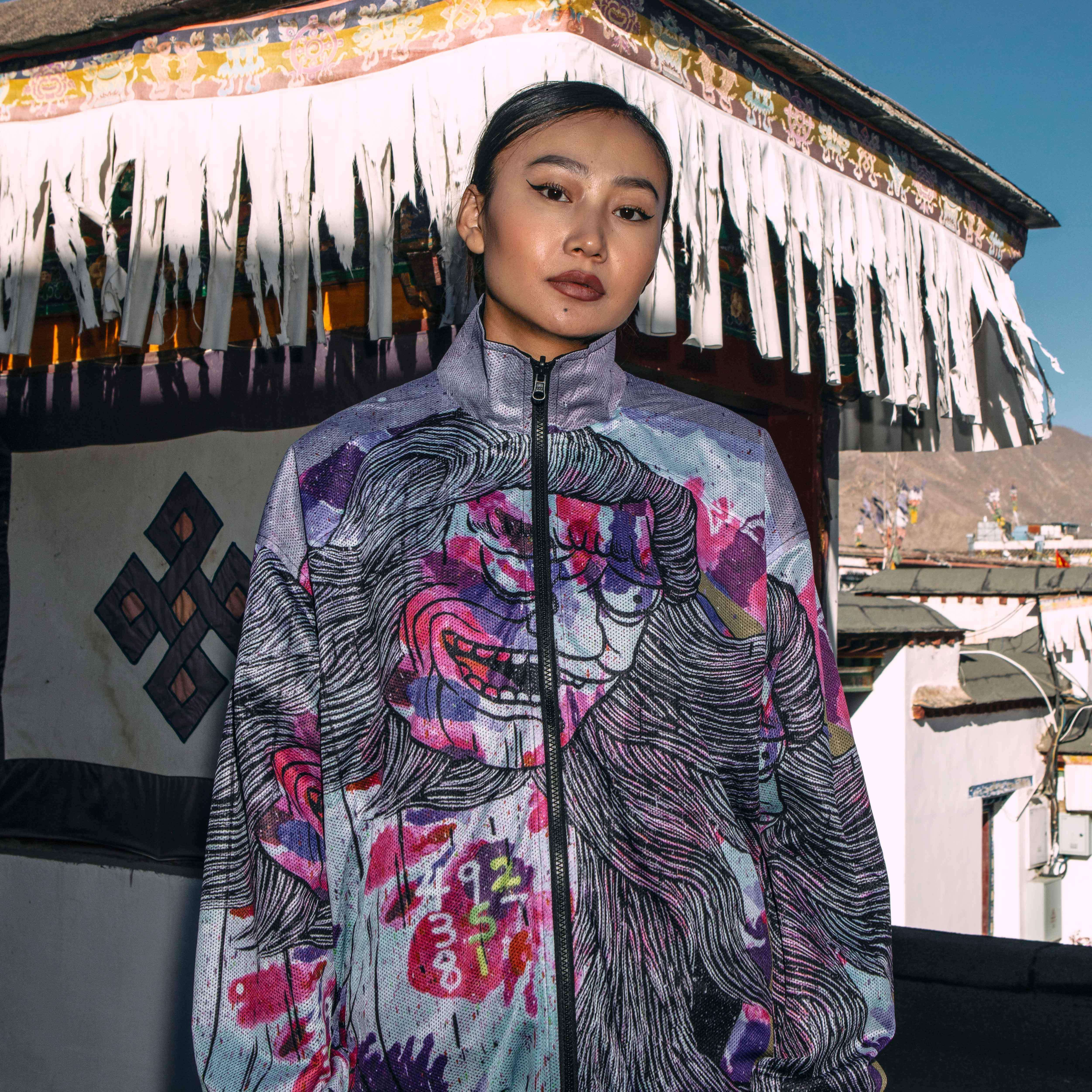 圣山服饰 原创艺术家fansack合作款涂鸦风格运动两穿双面夹克外套