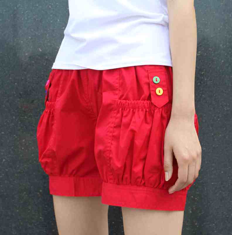 红色短裤女高腰外穿