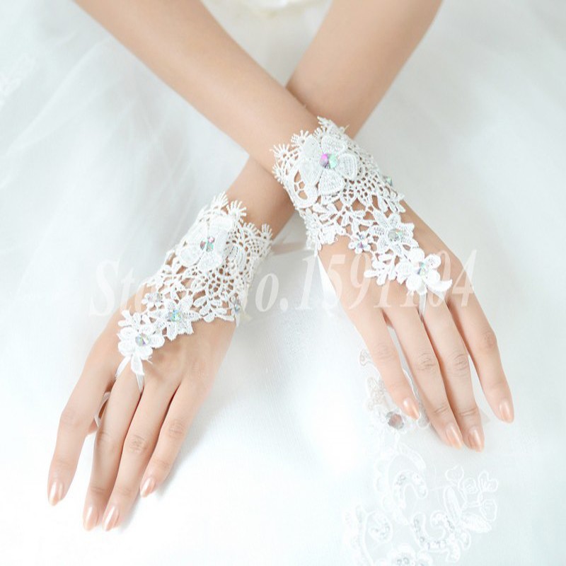 水鑽新娘手套韓式花朵時尚女短款配件結婚造型婚紗配飾夢精靈在類目 女裝/女士精品, 婚紗/旗袍/禮服, 婚紗中 - 來自Buy2taobao.com提供專業的淘寶代購服務