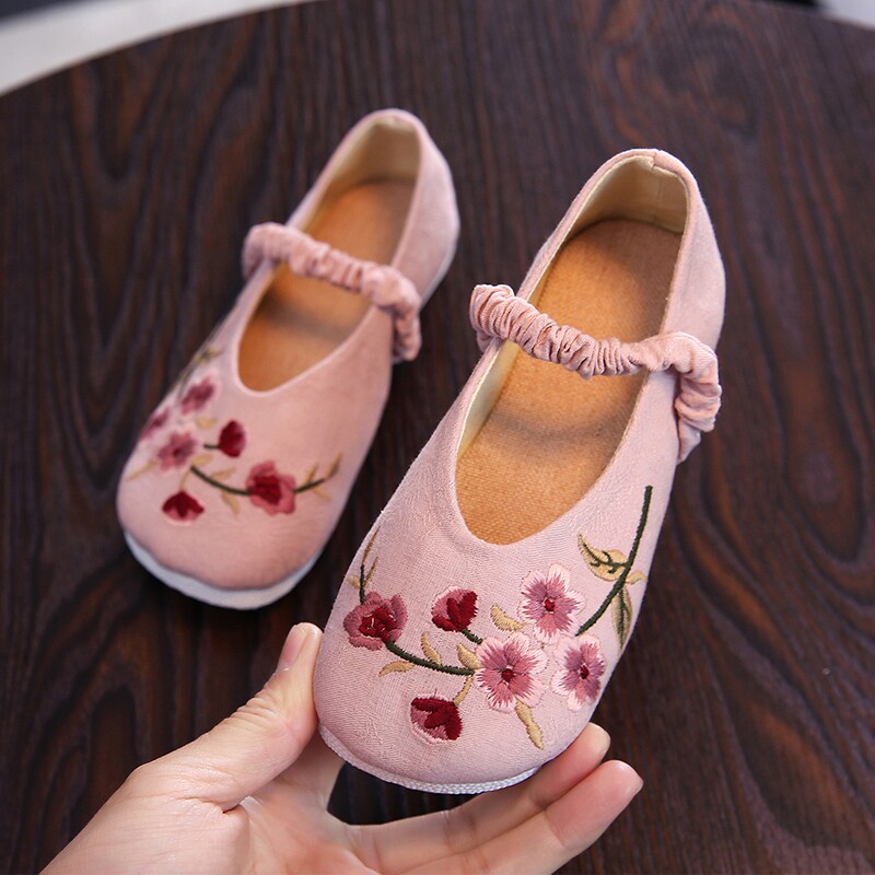 儿童绣花鞋老北京布鞋女童汉服鞋子女孩古装鞋幼儿园宝宝表演鞋子