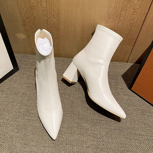 白色靴子女短靴女2021年新款尖头高跟鞋子女秋冬季加绒瘦瘦靴软皮
