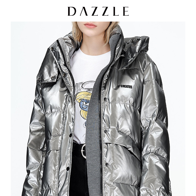 地素长款羽绒服