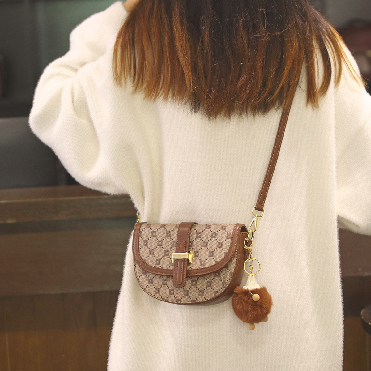 高级感马鞍小包包女士2023新款超火今年流行腋下女款百搭洋气斜挎