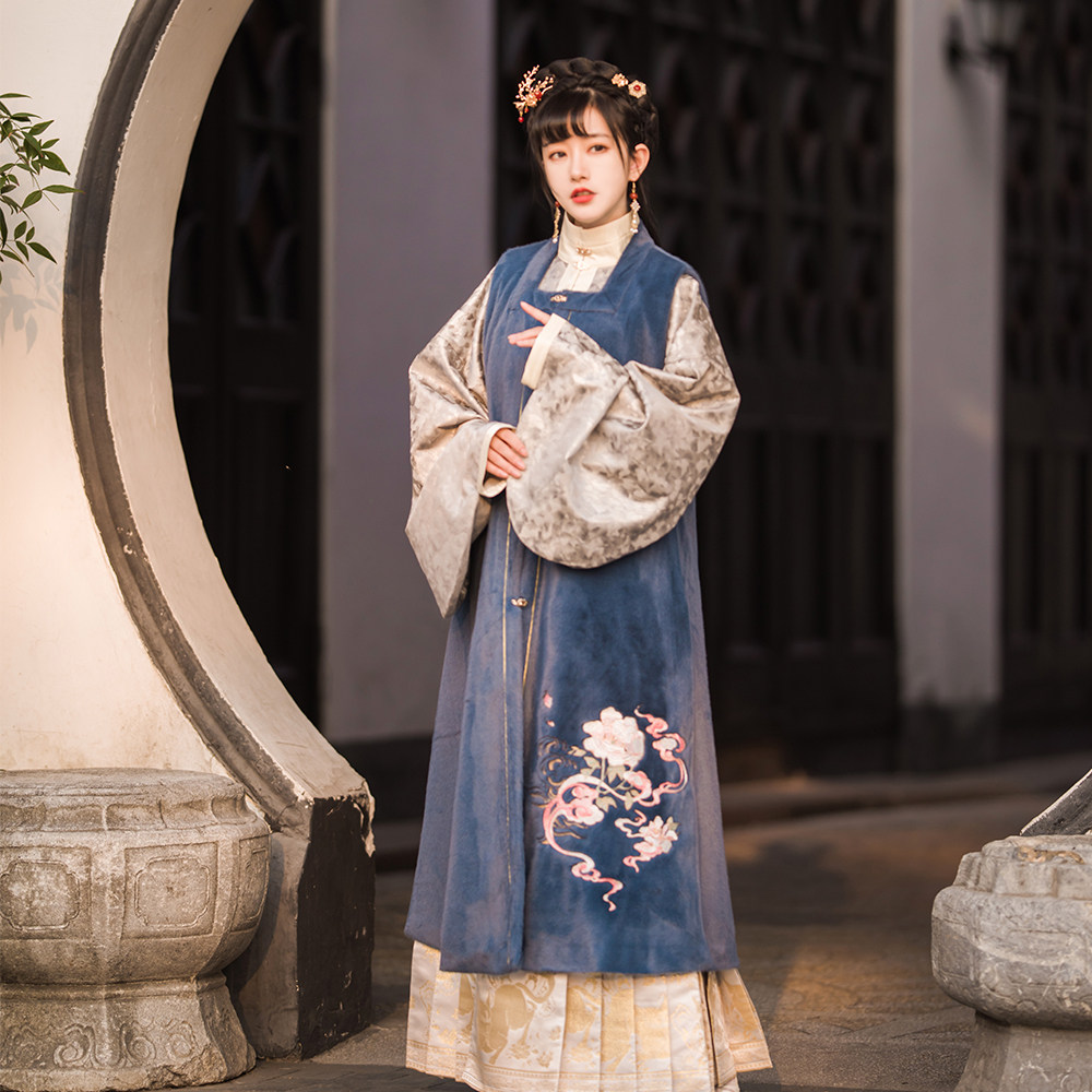 徽韵雅颂原创汉服九命猫明制绣花方领比甲长款短款雪狐貂冬季百搭