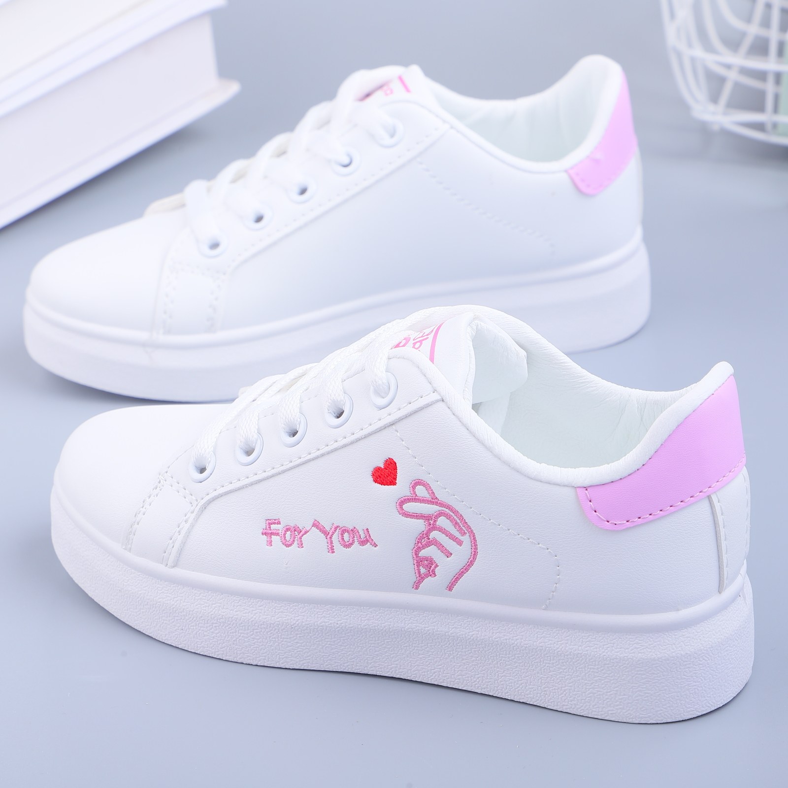 一折女童鞋小白运动鞋鞋带系