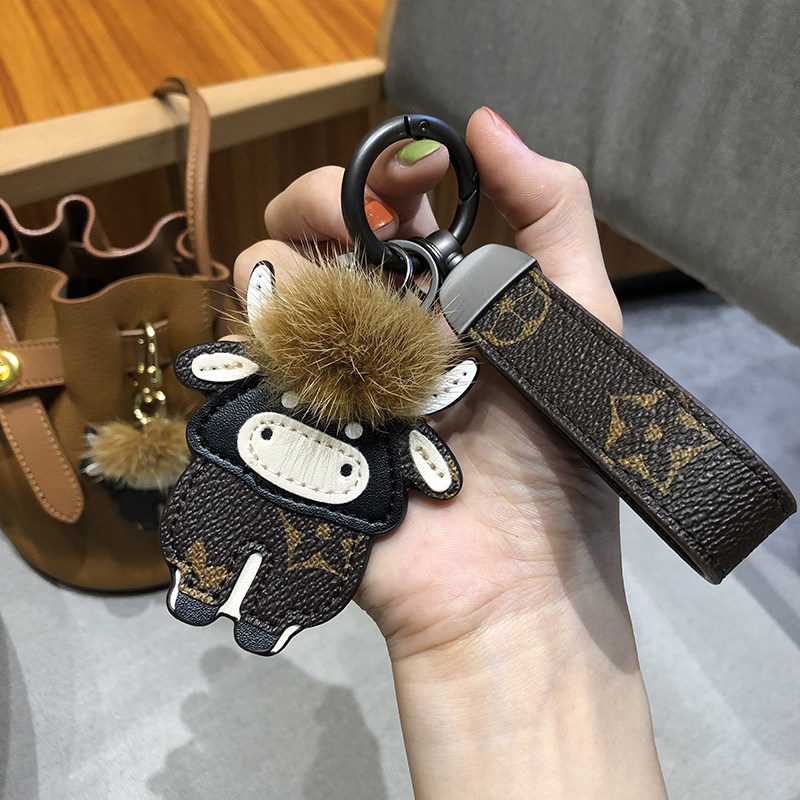 lv&gedete 法斗小牛汽车钥匙扣挂件经典老花毛毛牛魔王包包挂饰女