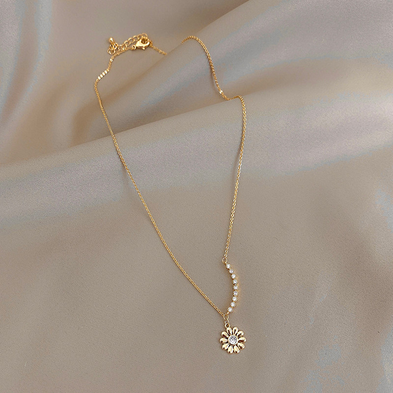 小雏菊花瓣项链女2021年新款潮轻奢小众锁骨链网红气质个性颈链子