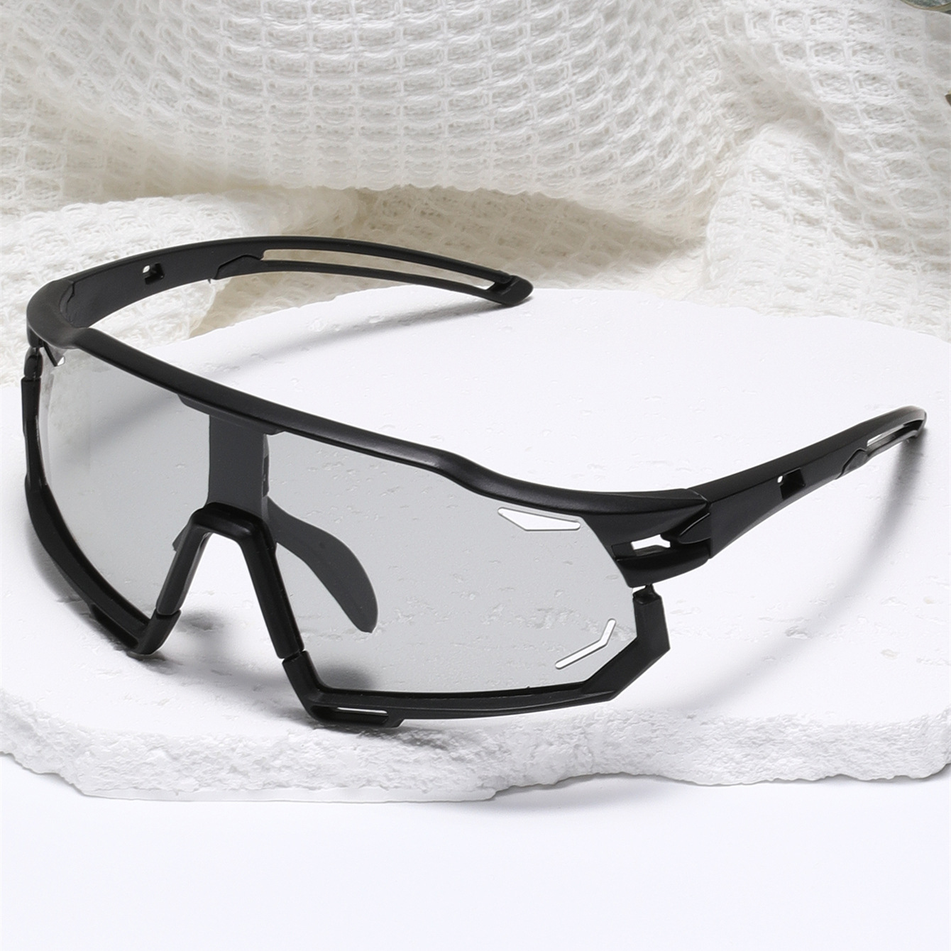 跨境新款户外运动防风镜变色骑行眼镜男女时尚偏光太阳镜