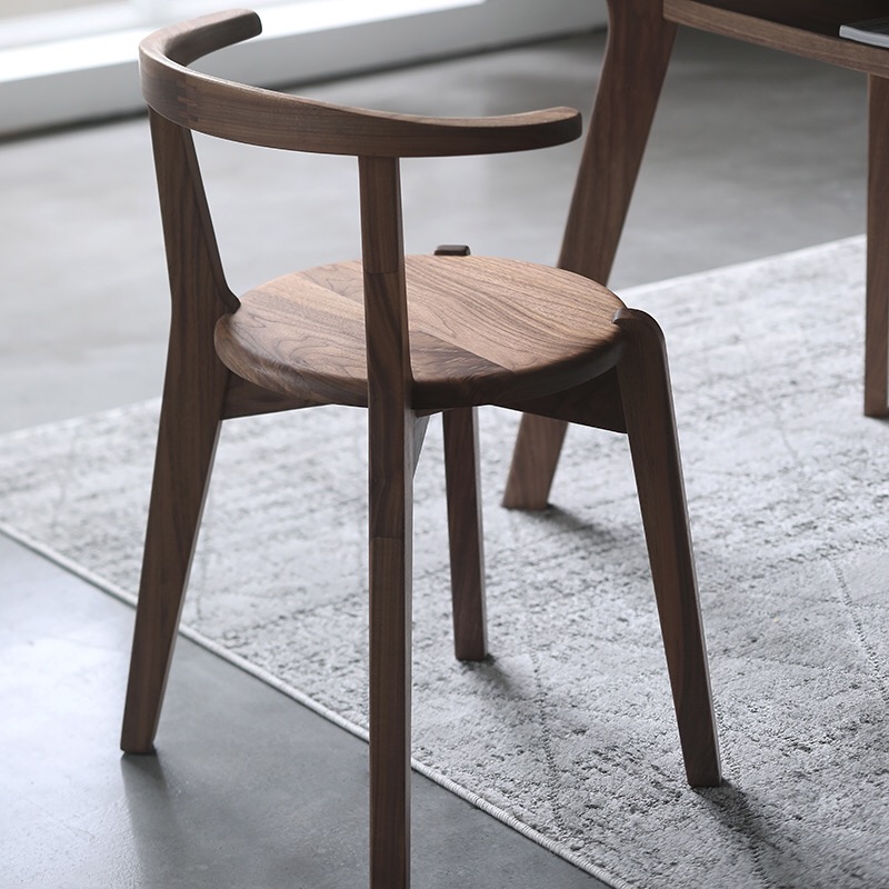 北欧日式现代简约全实木卯榫黑胡桃木牛角椅小户型客厅餐厅靠背椅