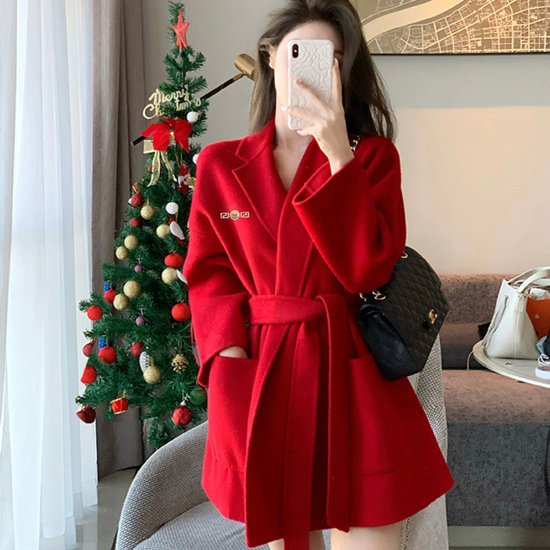 2022春节跨年限定穿搭衣服女装新款过年战袍羊绒大衣红色毛呢外套