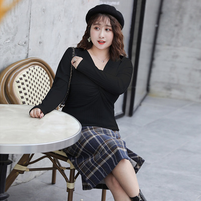 轩辰微胖大码女装2020春装v领打底衫加肥200斤拧胸上衣女代发w087