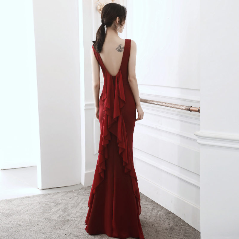 新娘敬酒服2021新款气质优雅春季鱼尾修身酒红色晚礼服答谢宴露背