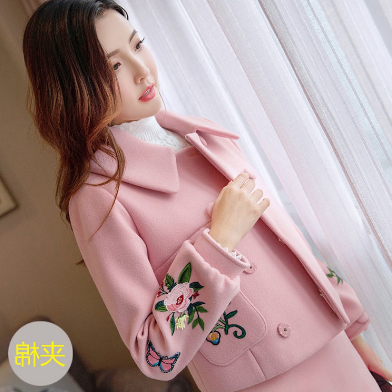 ATAR秋季新款小香风绣花毛呢短外套2019气质淑女双排扣女装上衣潮|msdalam kategori Bekalan Ibu / Ibu / Pemakanan, bersalin, kot/windbreaker - dari Buy2taobao.com untuk memberikan perkhidmatan ejen Taobao profesional membeli