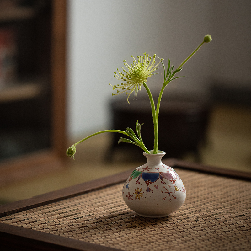 茶大叔日本进口花语颂春插花瓶日式家用陶瓷清新客厅桌面摆件花器