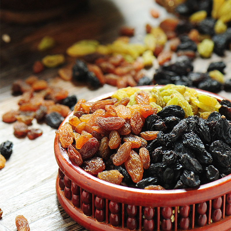 新疆特产西域果园三彩葡萄干吐鲁番葡萄干果年货休闲零食300*2袋