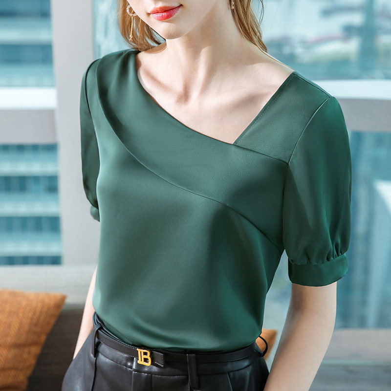 雪纺衫女2021春款女装欧货缎面斜v领洋气小衫复古泡泡袖上衣