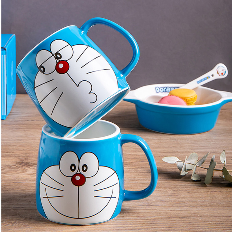 a梦水杯叮当猫杯子机器猫可爱蓝胖子马克杯陶瓷卡通杯带盖勺已售5￥9