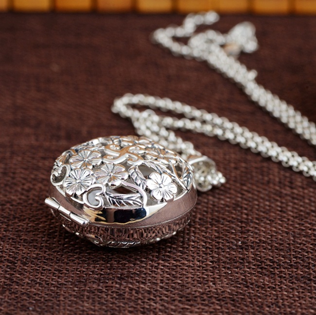 银饰项坠圆形图片