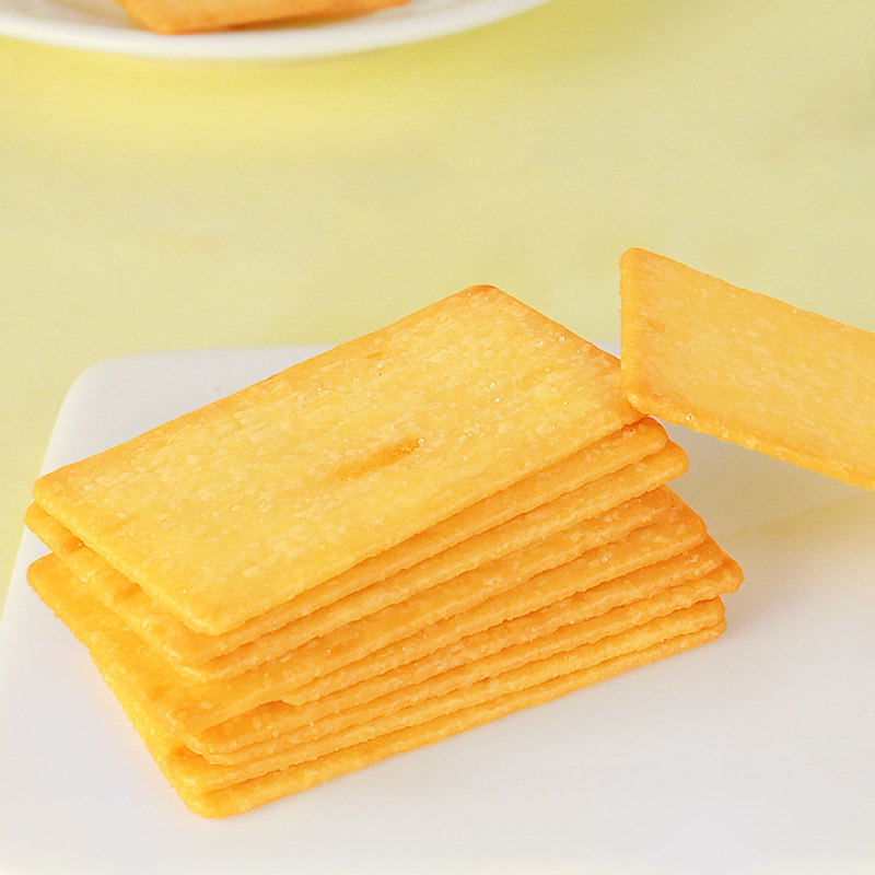 纳滋宝岩烧芝士脆网红好吃薄小香超薄办公室零食抗饿奶香咸味饼干