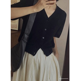 黑色V领冰丝短袖t恤女夏薄款针织开衫修身小个子短款配半身裙上衣