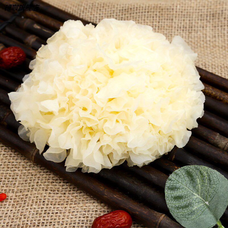 顺丰新鲜银耳6朵古田新鲜银耳现摘现发白木耳盒装易糯多胶包邮