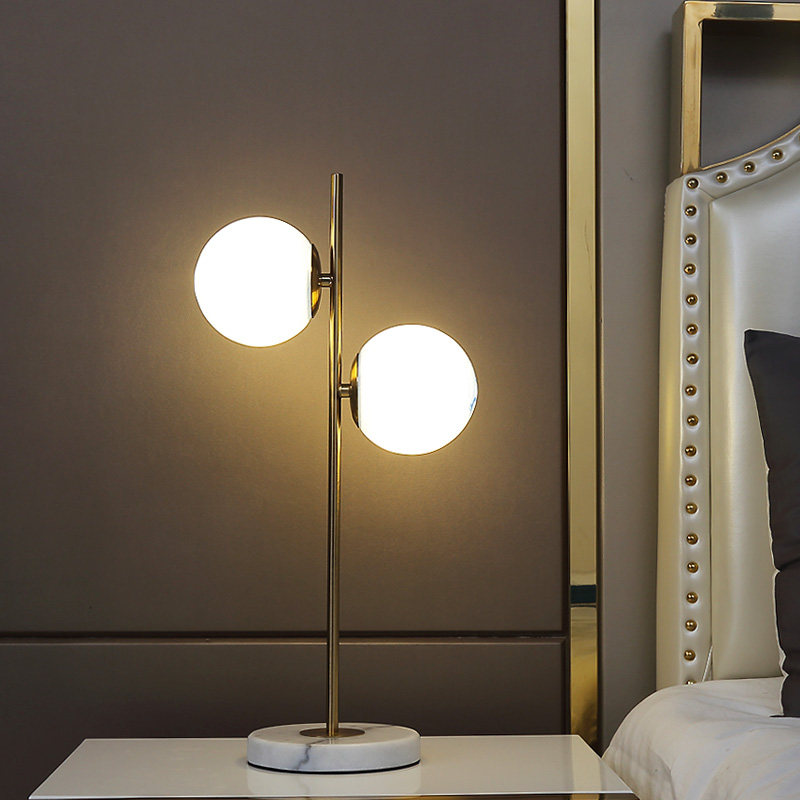 台灯卧室北欧ins插电式温馨浪漫调光护眼看书暖光家用网红床头灯