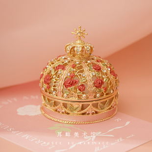 A2023新年红玫瑰皇冠珐琅戒指对戒求婚过年首饰盒收纳结婚礼物盒
