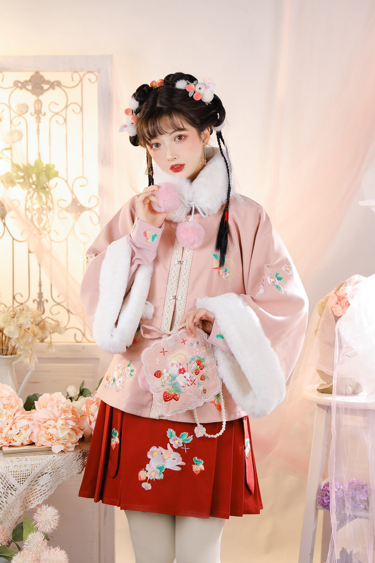 玉术汉服女花开兔原创汉元素加厚方领半袖披袄明制改良中国风冬款