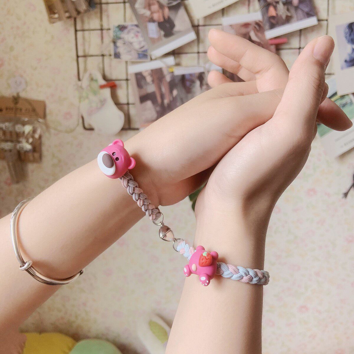 ins日韩磁吸情侣手链女可爱卡通闺蜜小皮筋送男朋友学生手环一对