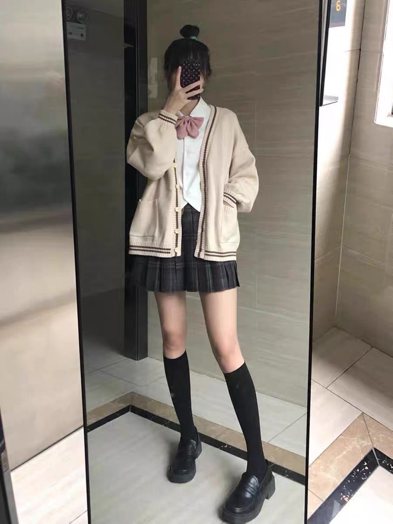 毛衣搭配裙子的套装冬学院风