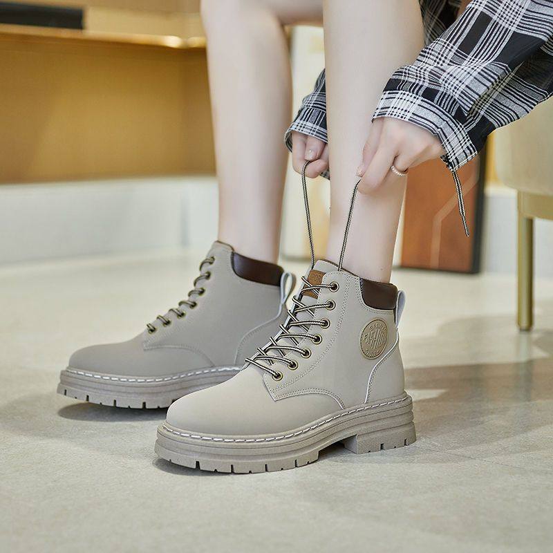 女生劳保鞋女四季款钢头女士新款带钢板轻便钢包头防砸工作鞋女式