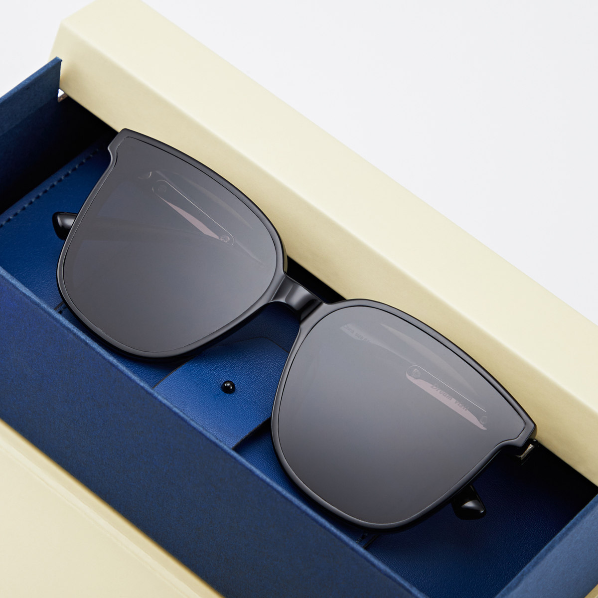 新款gm墨镜女太阳镜男潮ins防紫外线眼镜网红开车大脸偏光