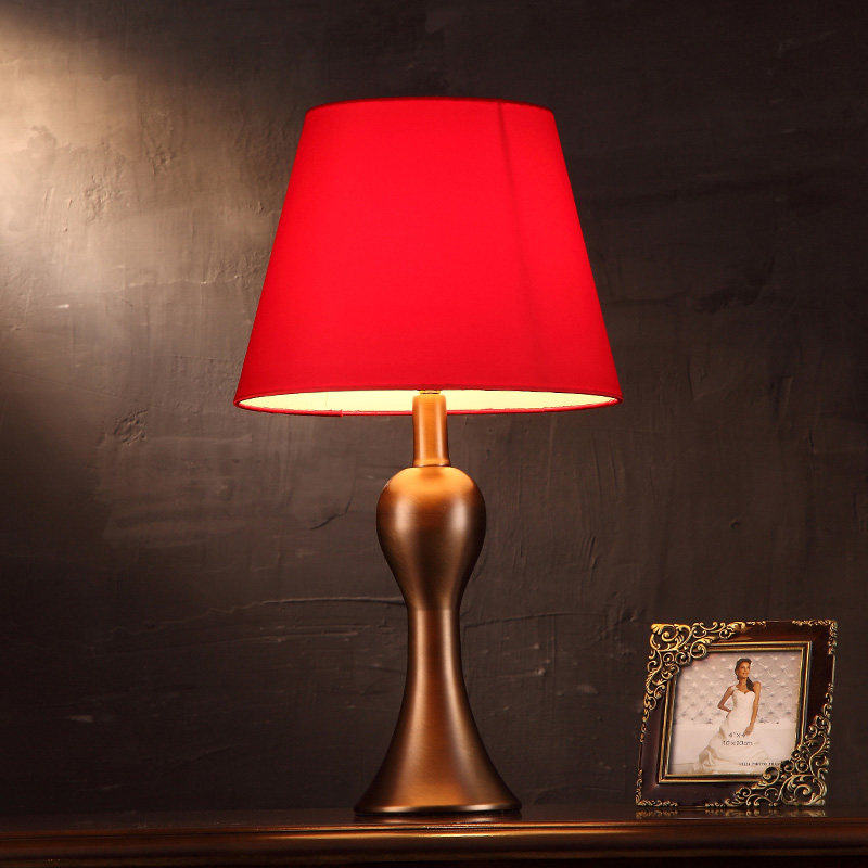 红色结婚台灯卧室床头婚礼浪漫美式喜庆陪嫁婚庆婚房客厅长明灯