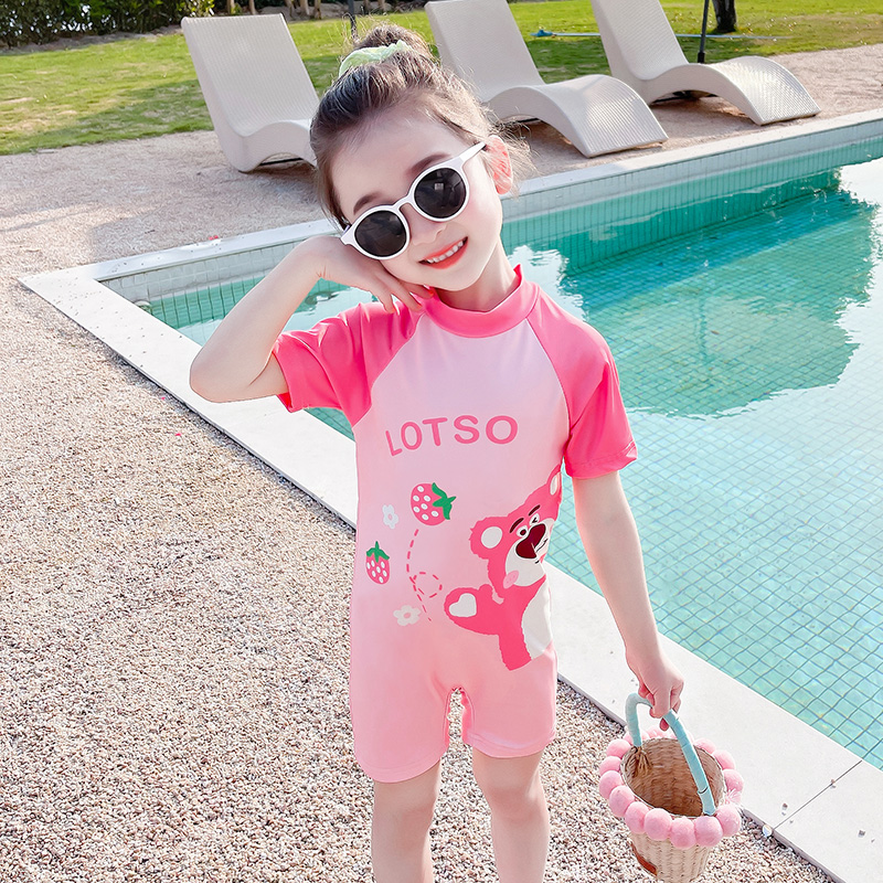 女童连体泳衣夏季2024新款洋气儿童泳装女孩宝宝草莓熊速干游泳衣