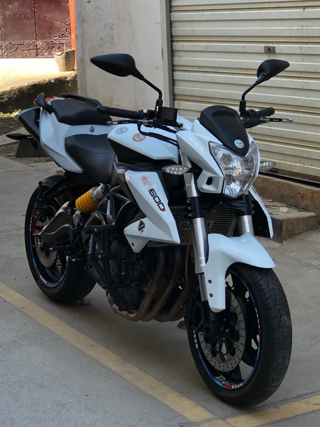 贝纳利黄龙600c重型车黄龙300c小黄蜂春风250nk150街车跑车摩托车