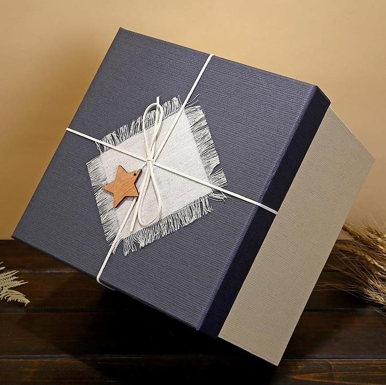 送女友礼物盒硬纸盒正方形精美小盒子惊喜纸箱盒中秋节送礼盒七夕