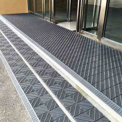 步得滑室外防滑地垫三合一商场门外镂空拼接塑料脚垫酒店门口除尘