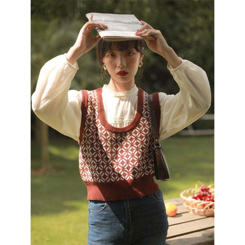 早秋法式上衣设计感小众复古叠穿毛衣坎肩马甲背心女针织短款外搭