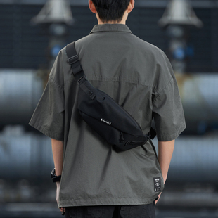斜挎包男手机小型背包小众设计感单肩包胸包新款小挎包男士随身包
