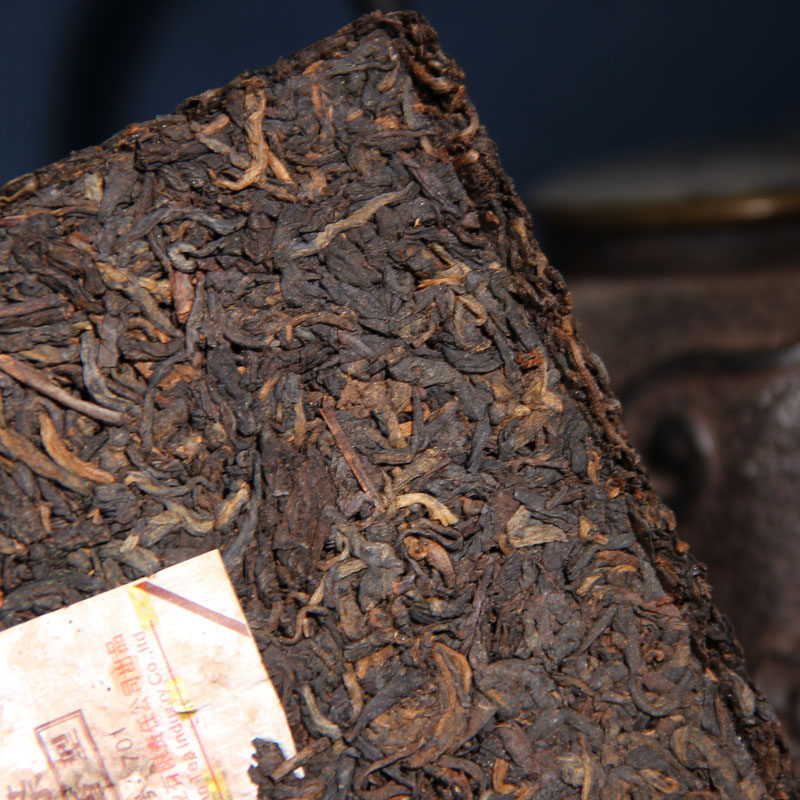 【12砖】 老同志 2007年 701批醇香砖茶 昆明干仓存放