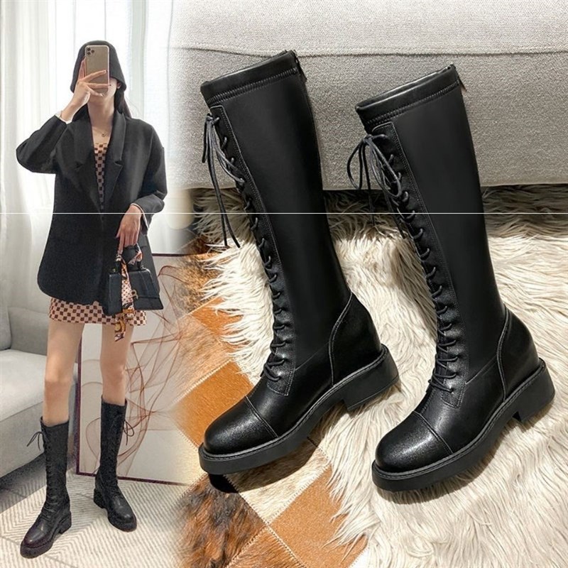 今年流行马丁靴女