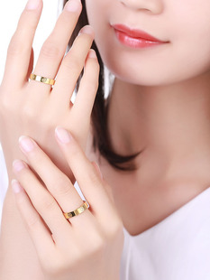 金色素圈指环光面带钻纹戒指时尚潮流单调光面情侣对戒气质饰品