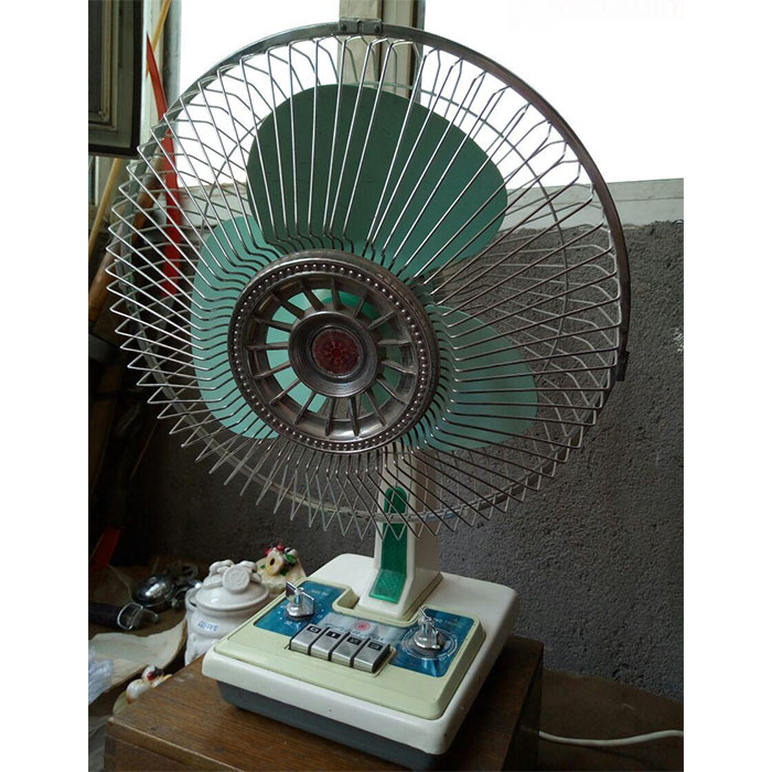 新物件80年代的老立式台u式电风扇可收藏影视道具怀旧装饰陈列摆