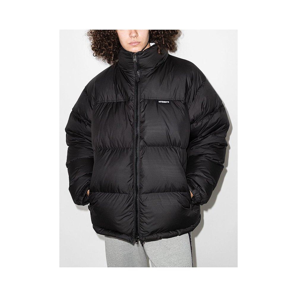 vetements羽绒服